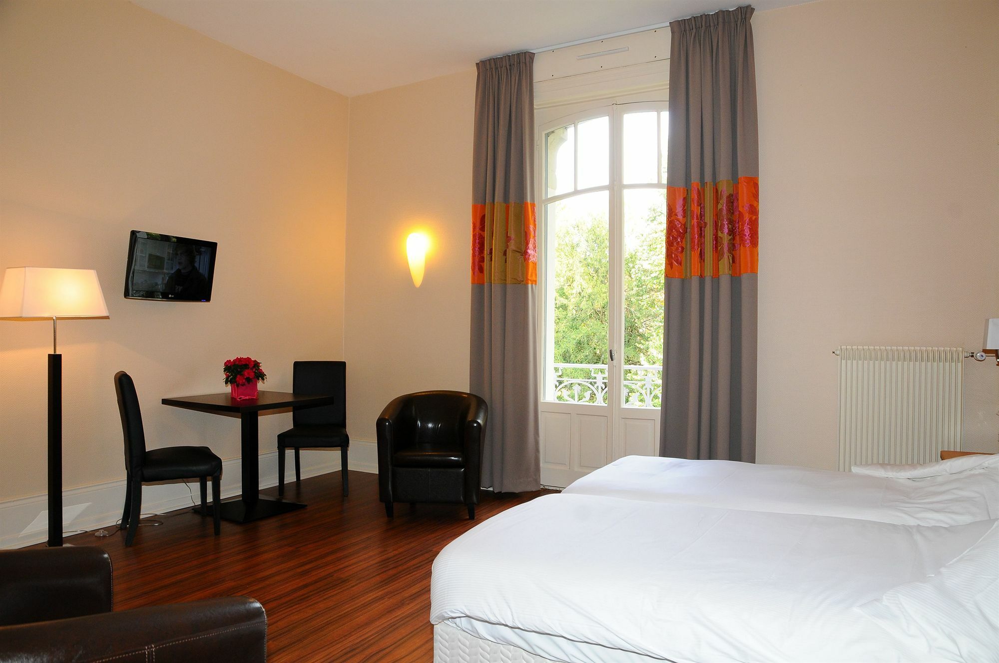 Garden & City Luxeuil Ex Le Metropole Et Les Thermes מראה חיצוני תמונה